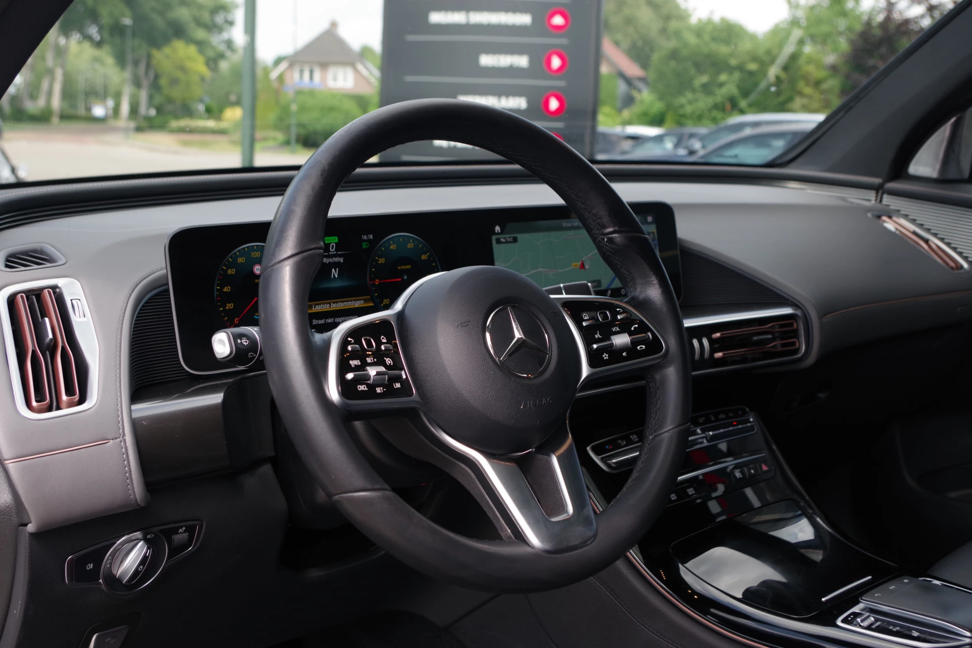 Hoofdafbeelding Mercedes-Benz EQC