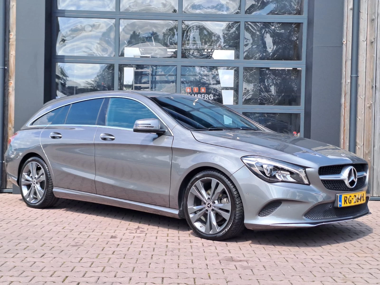 Hoofdafbeelding Mercedes-Benz CLA