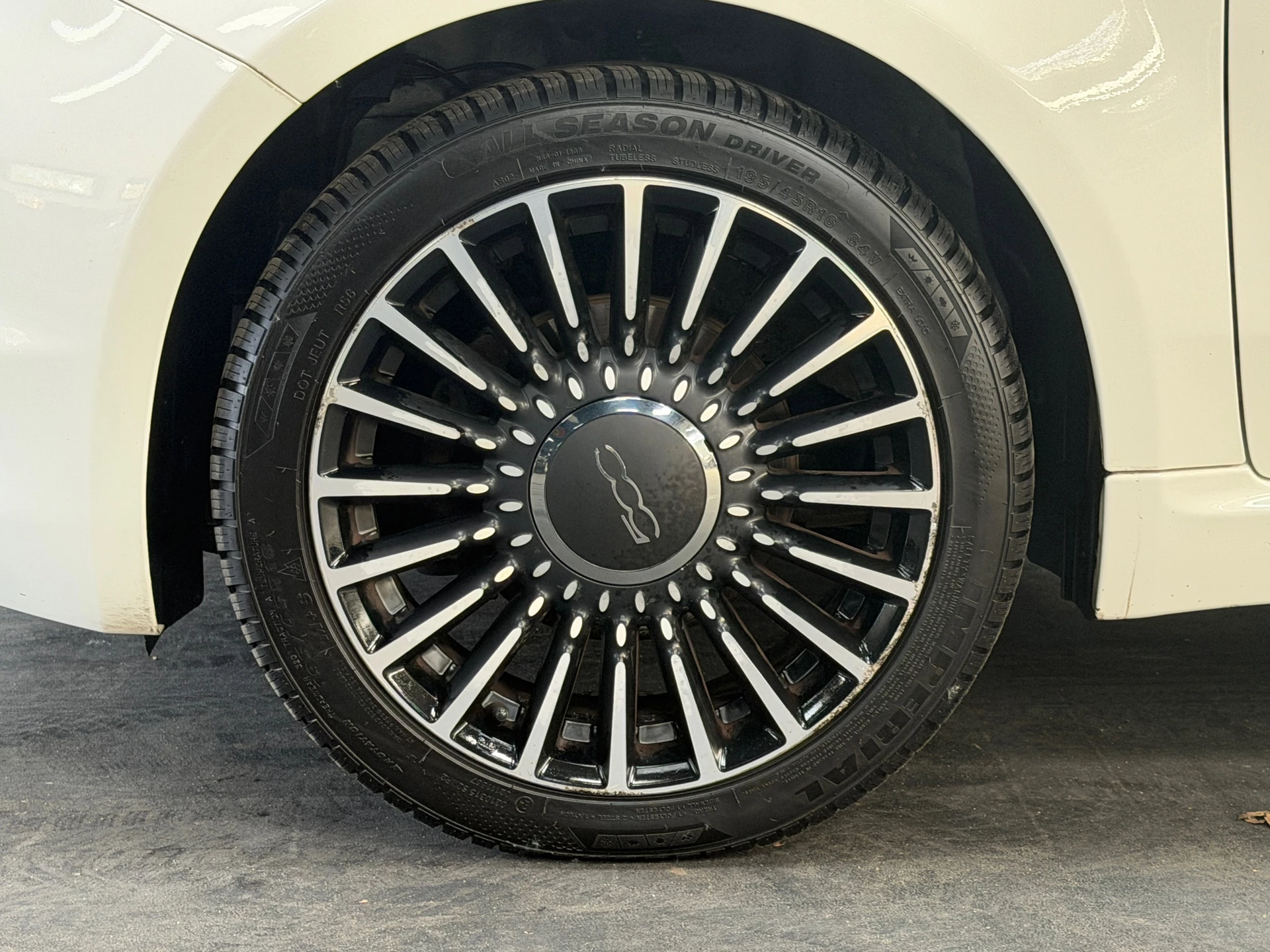 Hoofdafbeelding Fiat 500