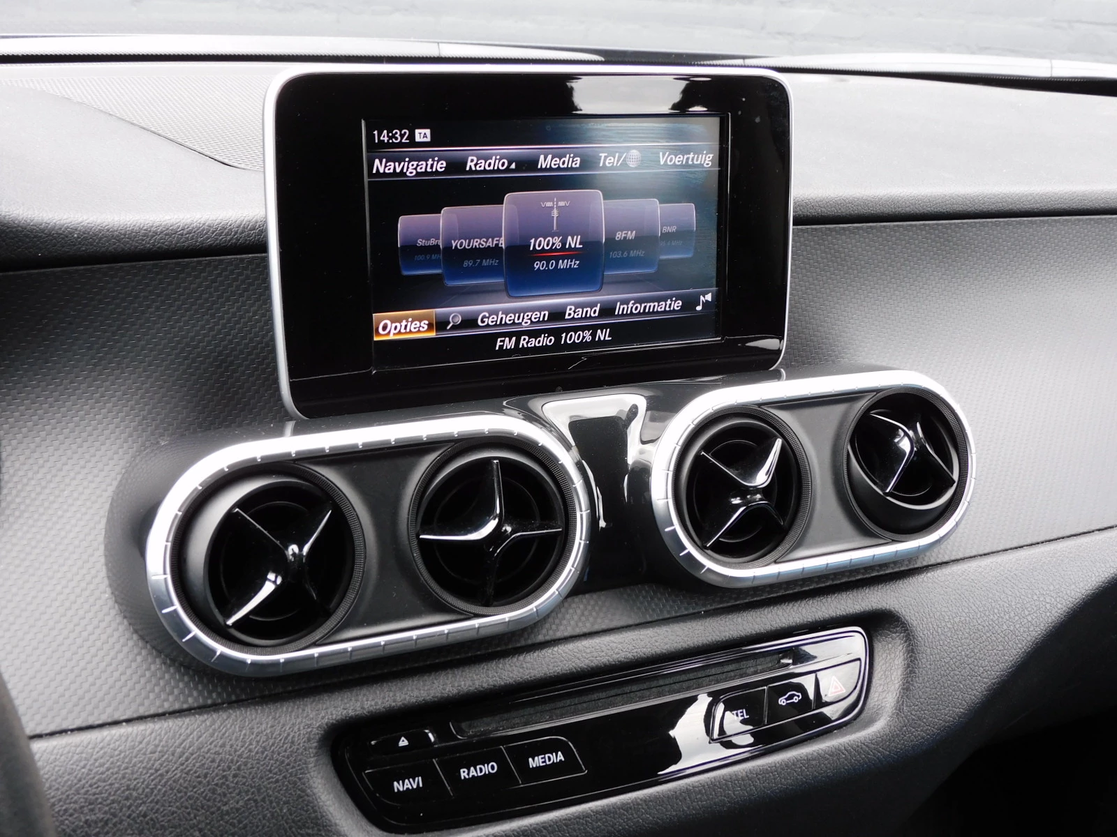 Hoofdafbeelding Mercedes-Benz X-Klasse