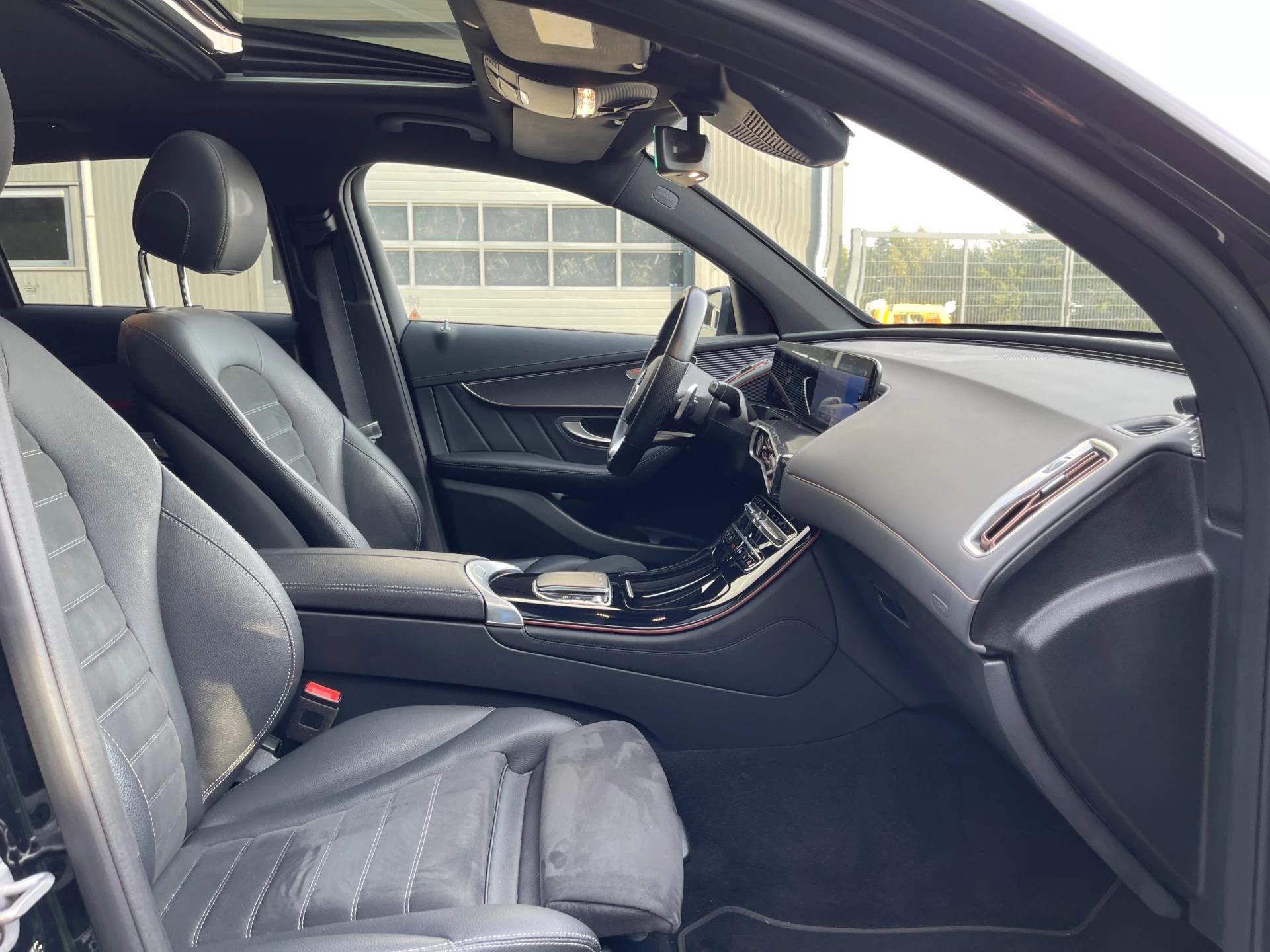 Hoofdafbeelding Mercedes-Benz EQC