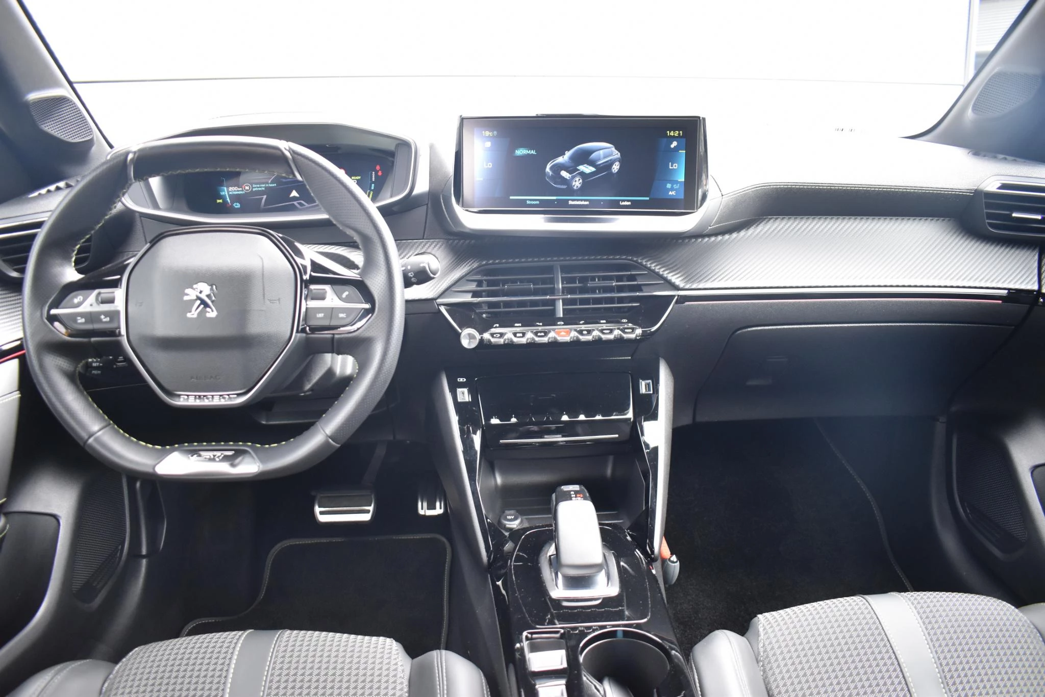 Hoofdafbeelding Peugeot e-208