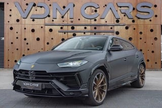 Hoofdafbeelding Lamborghini Urus Lamborghini Urus 4.0 V8 S | Carbon | Massage | B&O | Style Pack | 23" | 360 | ADAS | Soft-Close | Panorama | Smartphone Interface |