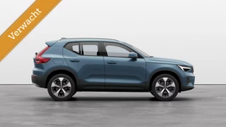 Volvo XC40 | B3 Core | Winterpack | LED ''Thors Hammer'' Koplampen | 19'' LM Velgen | Achteruitrijcamera |