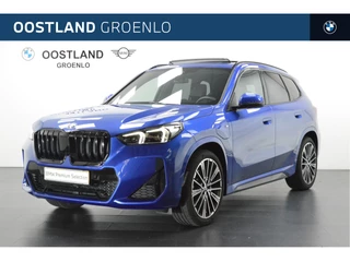 BMW X1 xDrive25e M Sport Automaat / Panoramadak / Trekhaak / Sportstoelen / Achteruitrijcamera / Comfort Access / Stoelverwarming / Adaptieve LED / M Adaptief onderstel / Stoelverwarming / PDC / Parking Assistant