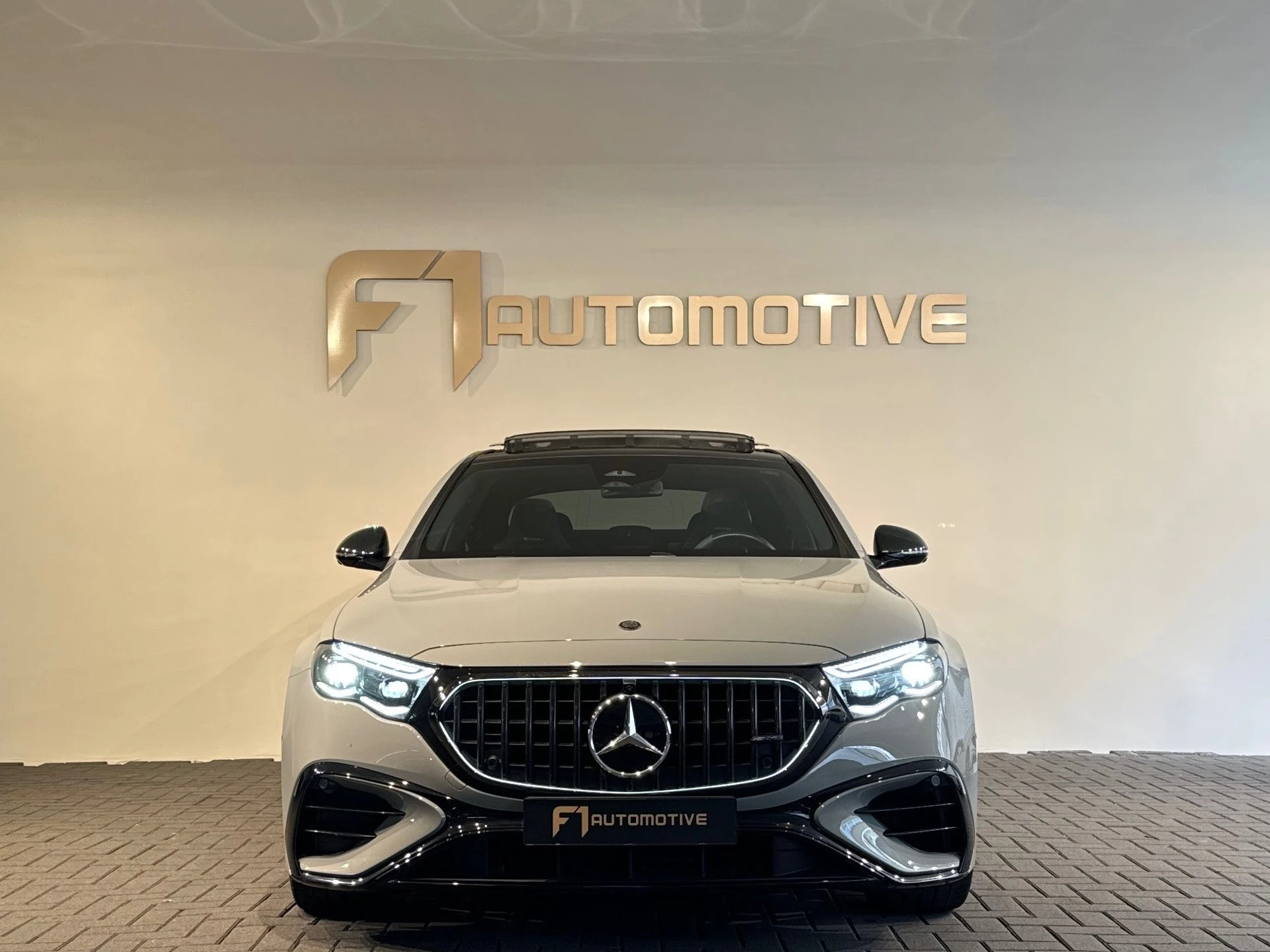 Hoofdafbeelding Mercedes-Benz E-Klasse