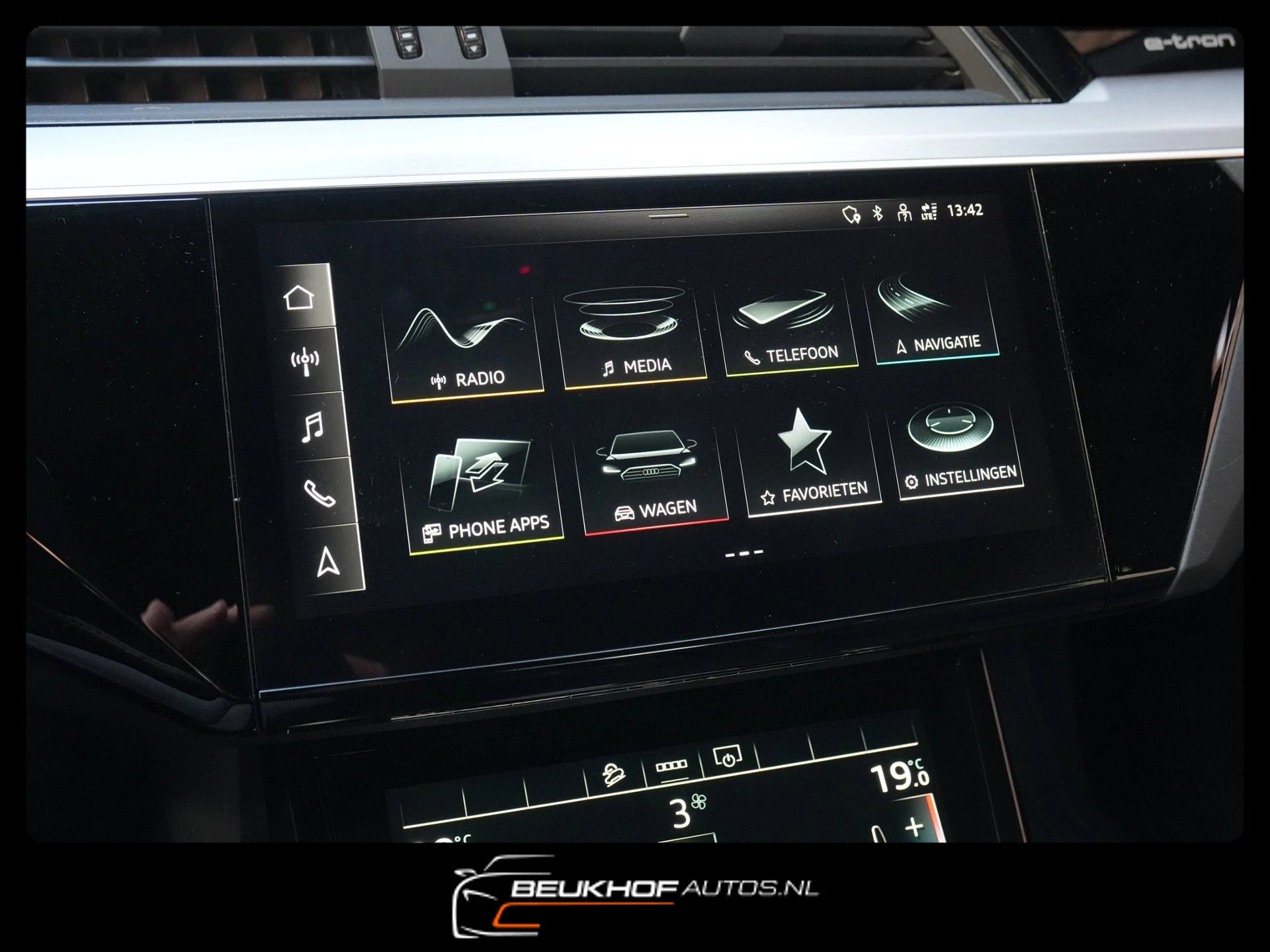 Hoofdafbeelding Audi e-tron