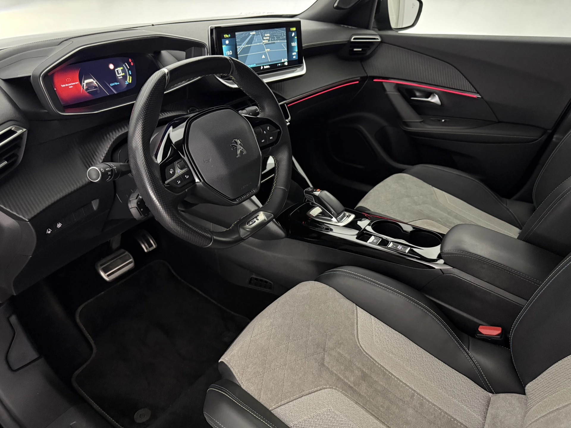 Hoofdafbeelding Peugeot e-2008