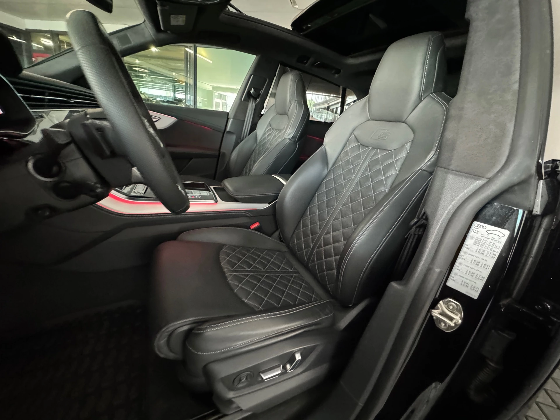 Hoofdafbeelding Audi Q8