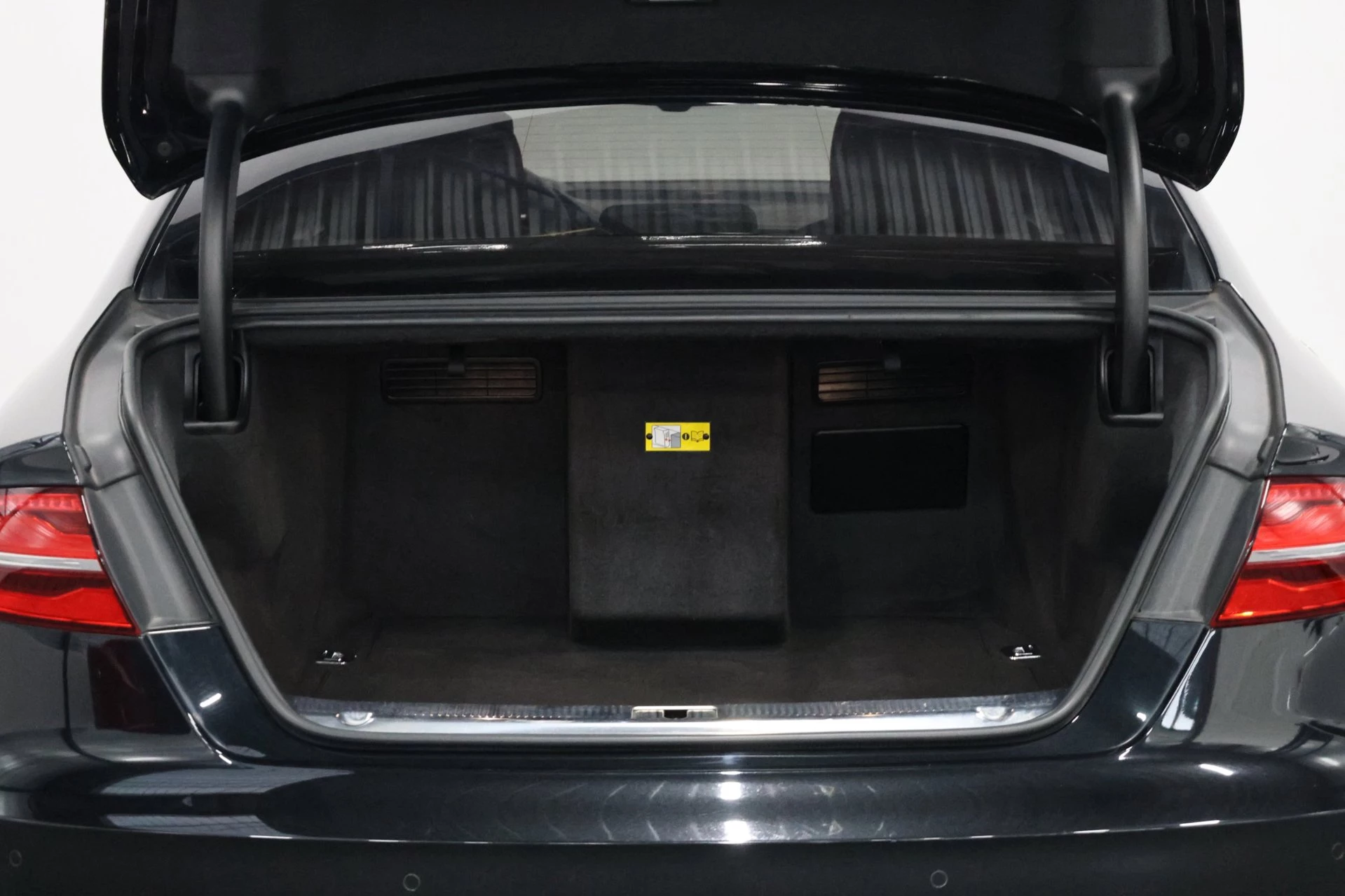 Hoofdafbeelding Audi S8