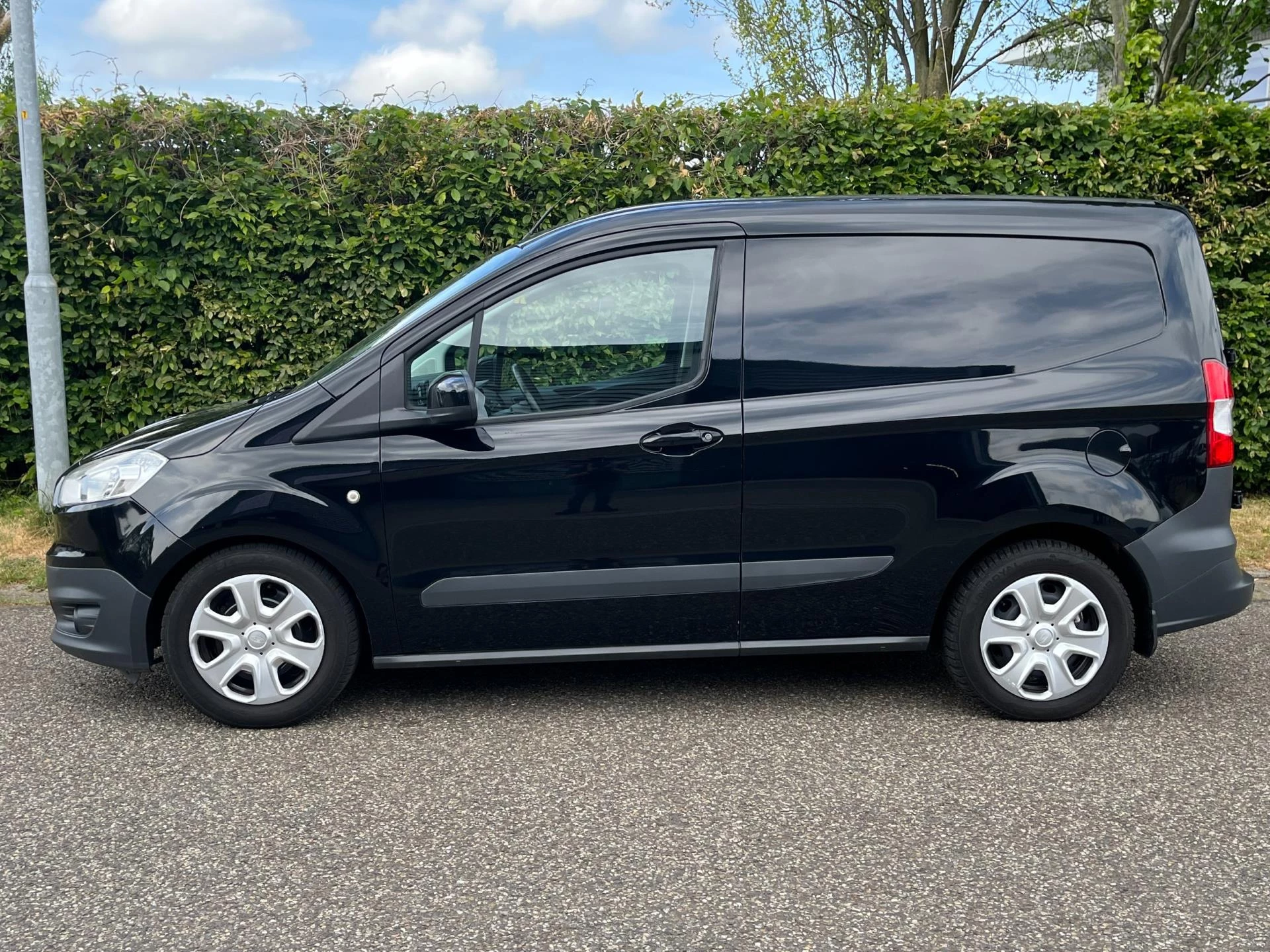 Hoofdafbeelding Ford Transit Courier