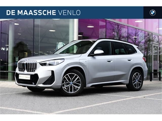 BMW X1 xDrive25e M Sport Automaat / Sportstoelen / M Adaptief onderstel / Comfort Access / Achteruitrijcamera / Adaptieve LED / Stoelverwarming