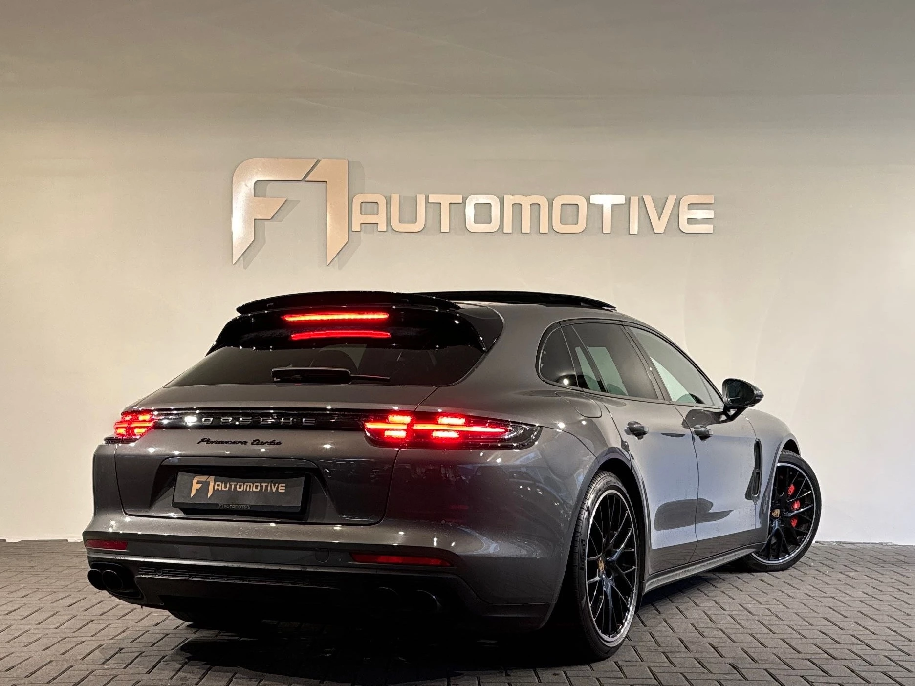 Hoofdafbeelding Porsche Panamera