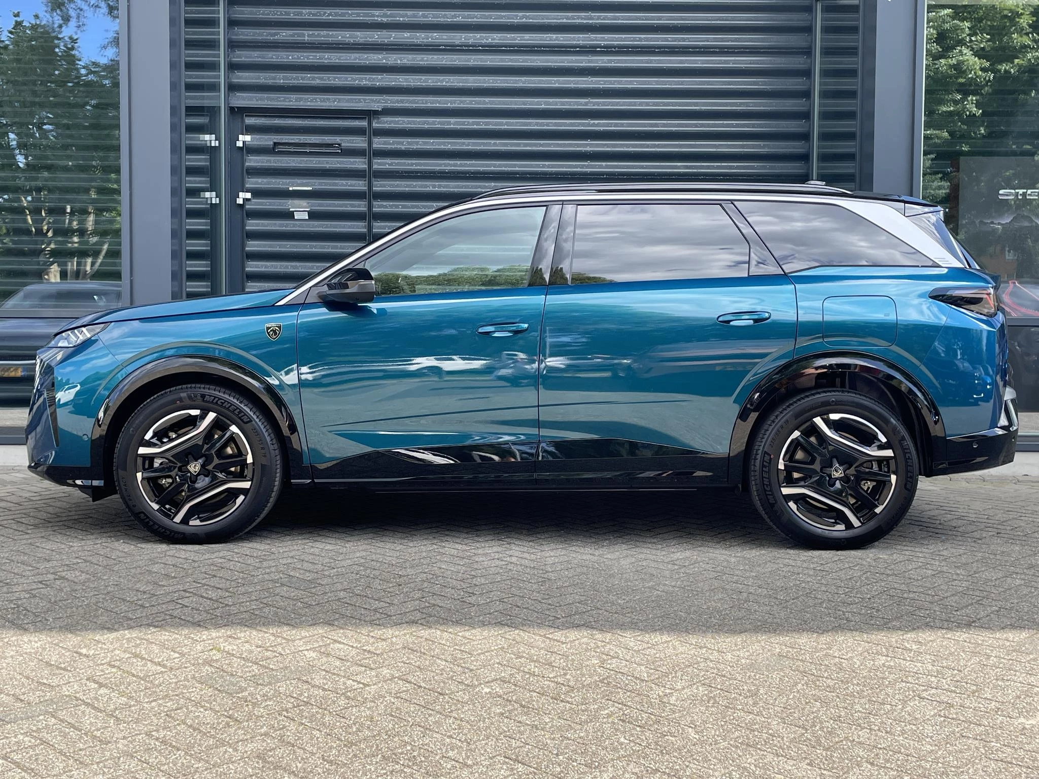 Hoofdafbeelding Peugeot e-5008