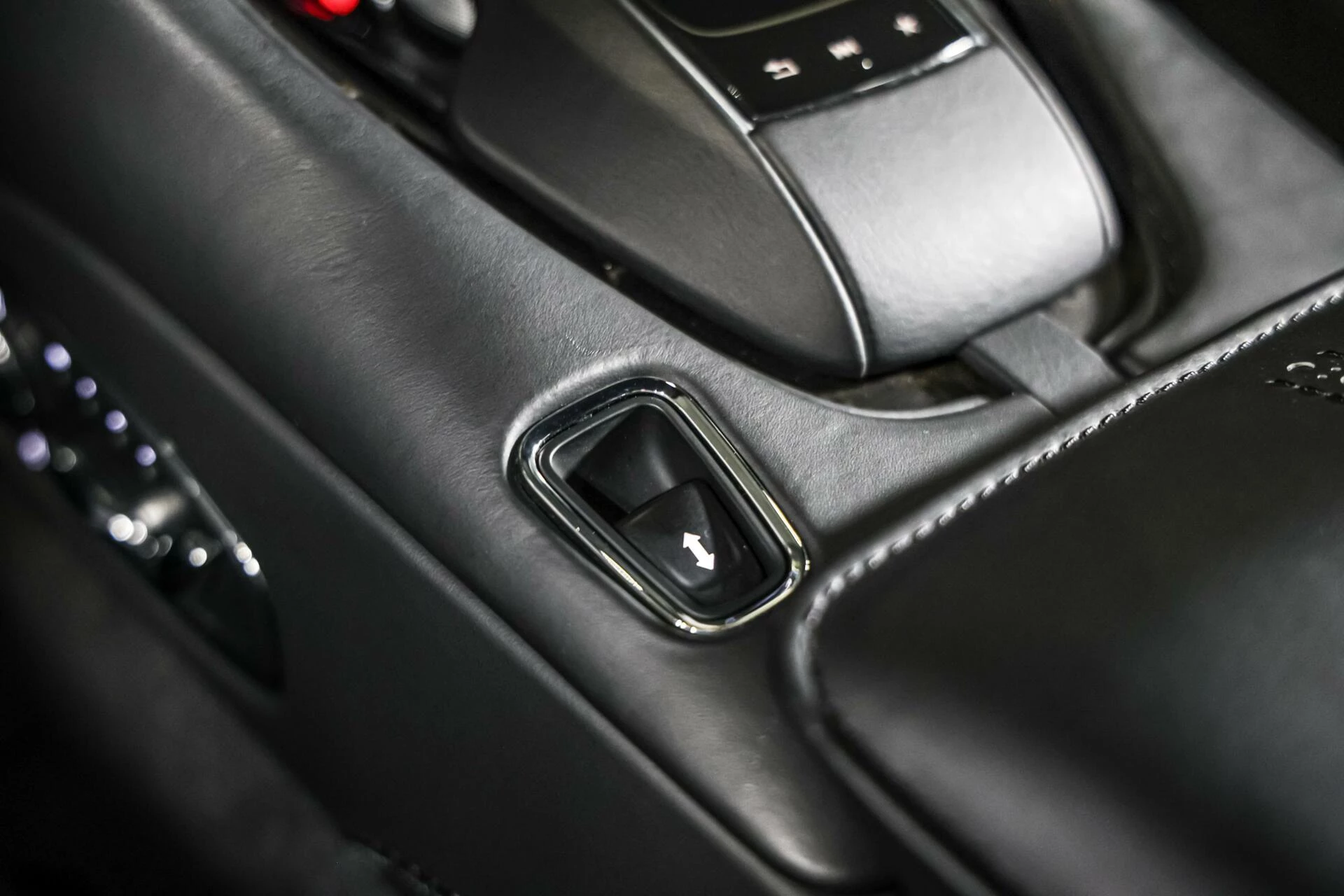 Hoofdafbeelding Aston Martin DB11