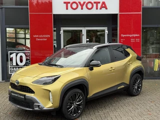 Toyota Yaris Cross 1.5 HYBRID ADVENTURE HEAD-UP AFN-TREKHAAK 18"LM-VELGEN EL-ACHTERKLEP STOEL/STUURVERWARMING PARK-SENSOREN BLIND-SPOT