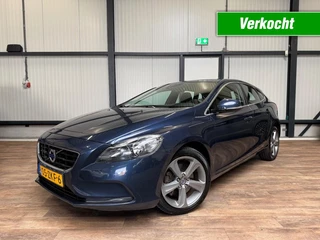 Volvo V40 1.6 T3 Momentum / LEDER / NAVI / CAMERA /