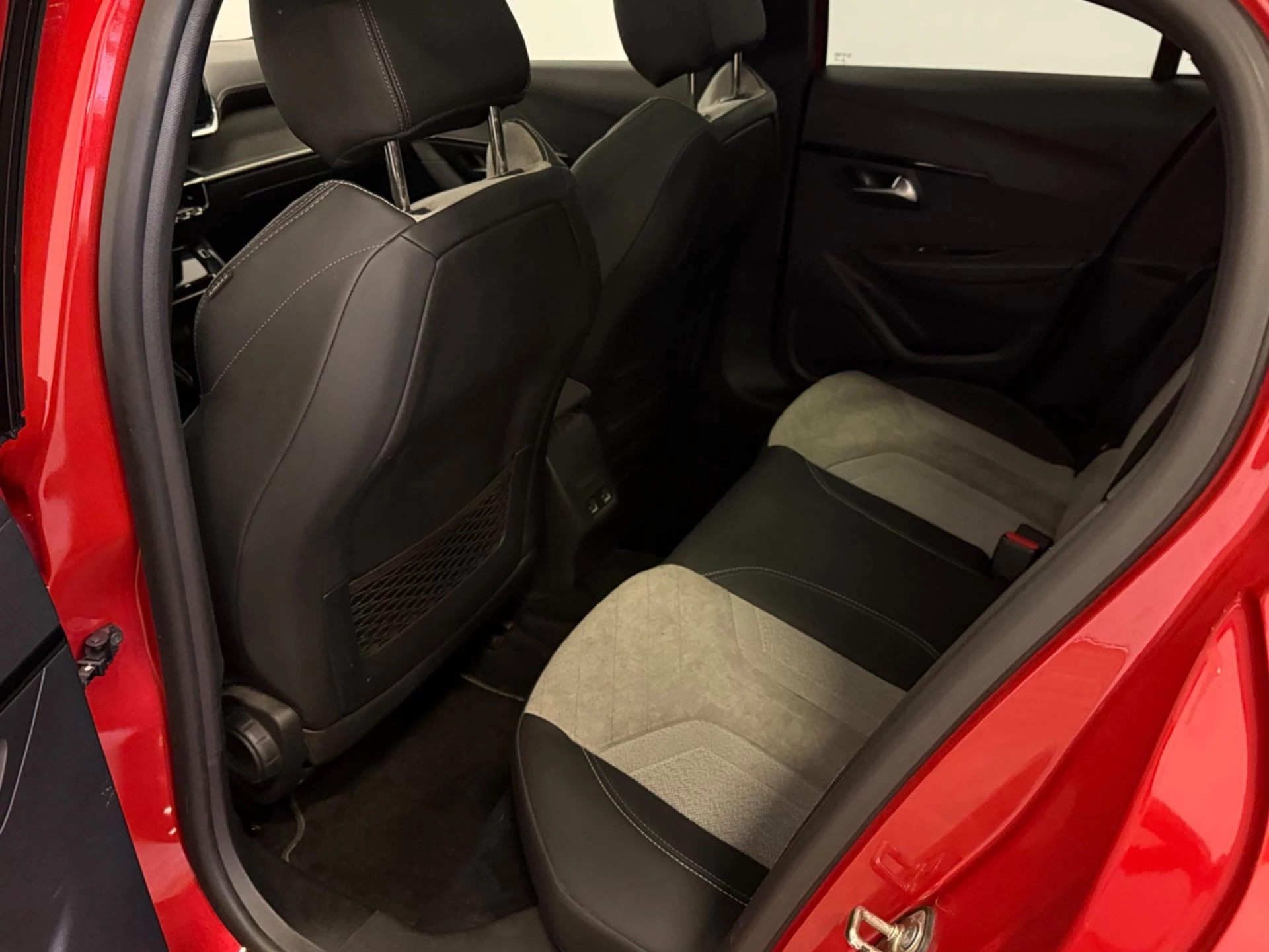 Hoofdafbeelding Peugeot e-208