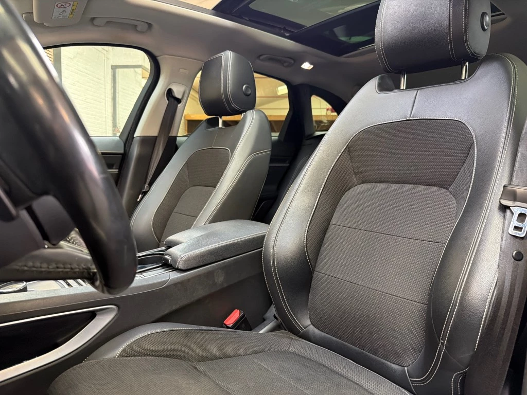 Hoofdafbeelding Jaguar F-PACE