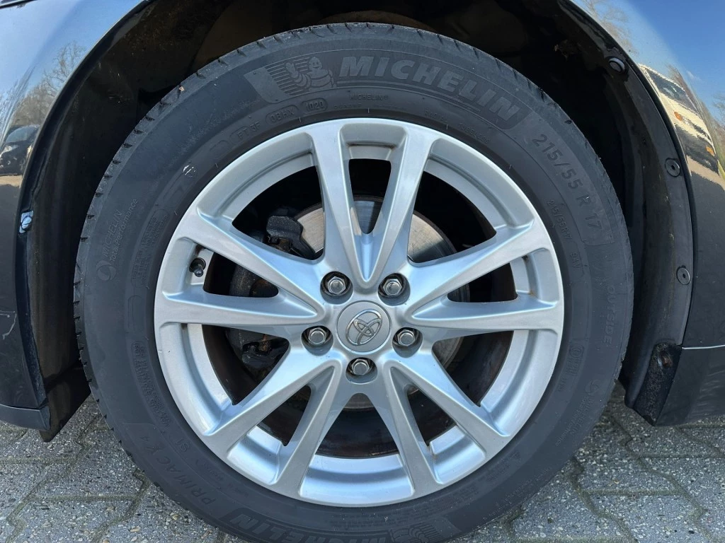 Hoofdafbeelding Toyota Avensis