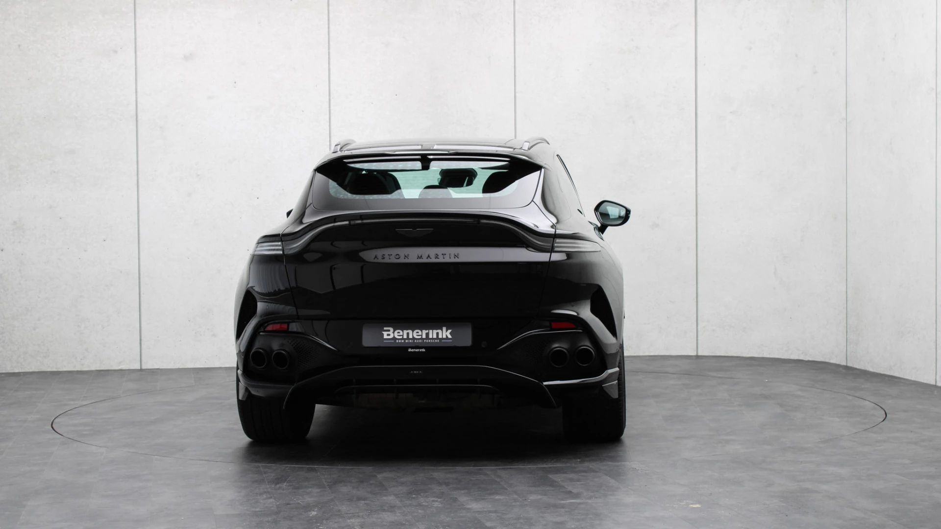 Hoofdafbeelding Aston Martin DBX
