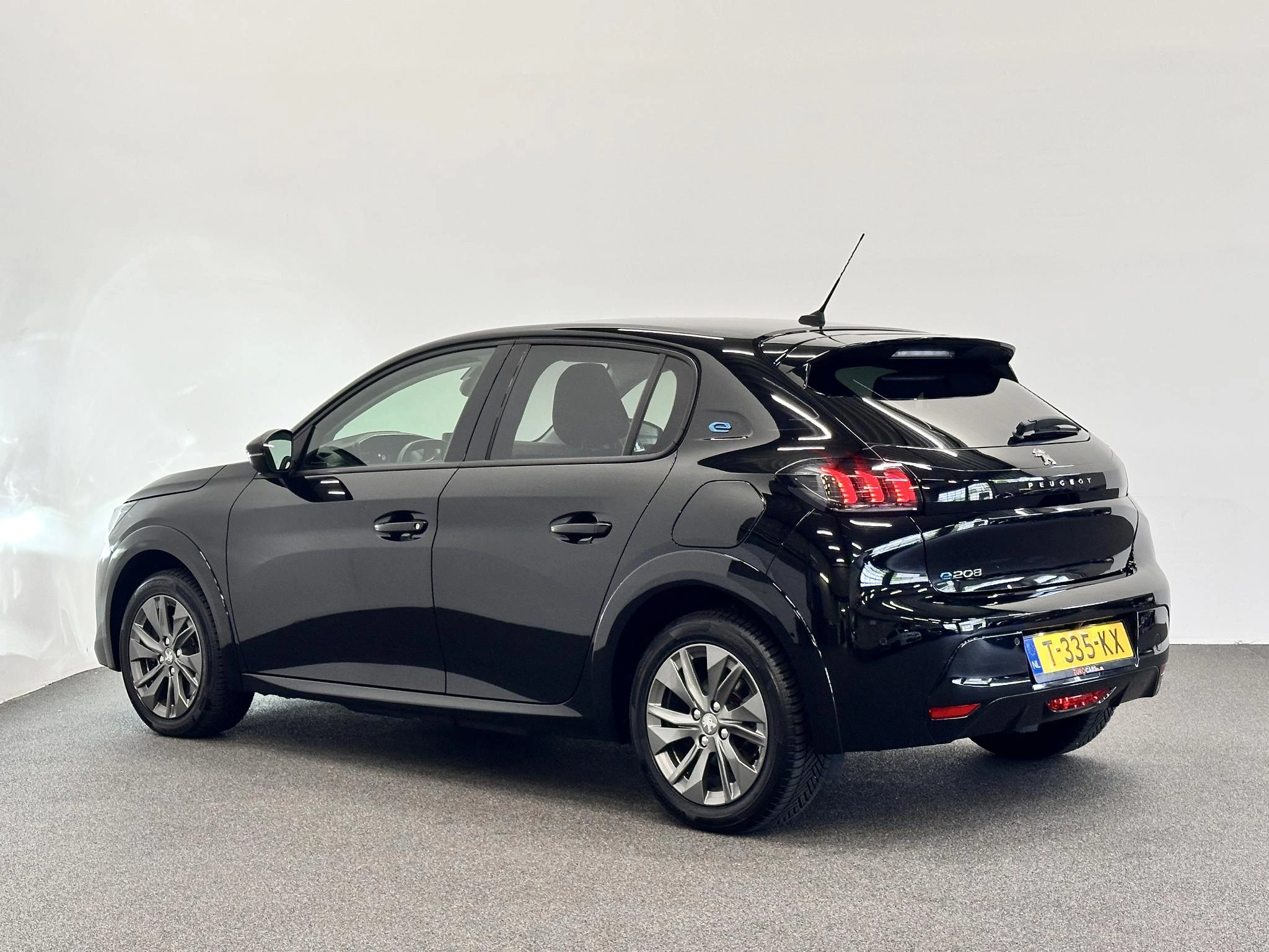 Hoofdafbeelding Peugeot e-208