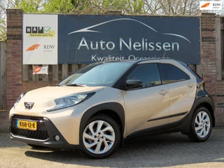Toyota Aygo X 1.0 VVT-i MT Pulse Bi-Tone | LICHTMETALEN VELGEN | STOELVERWARMING | CAMERA | DAB+ |