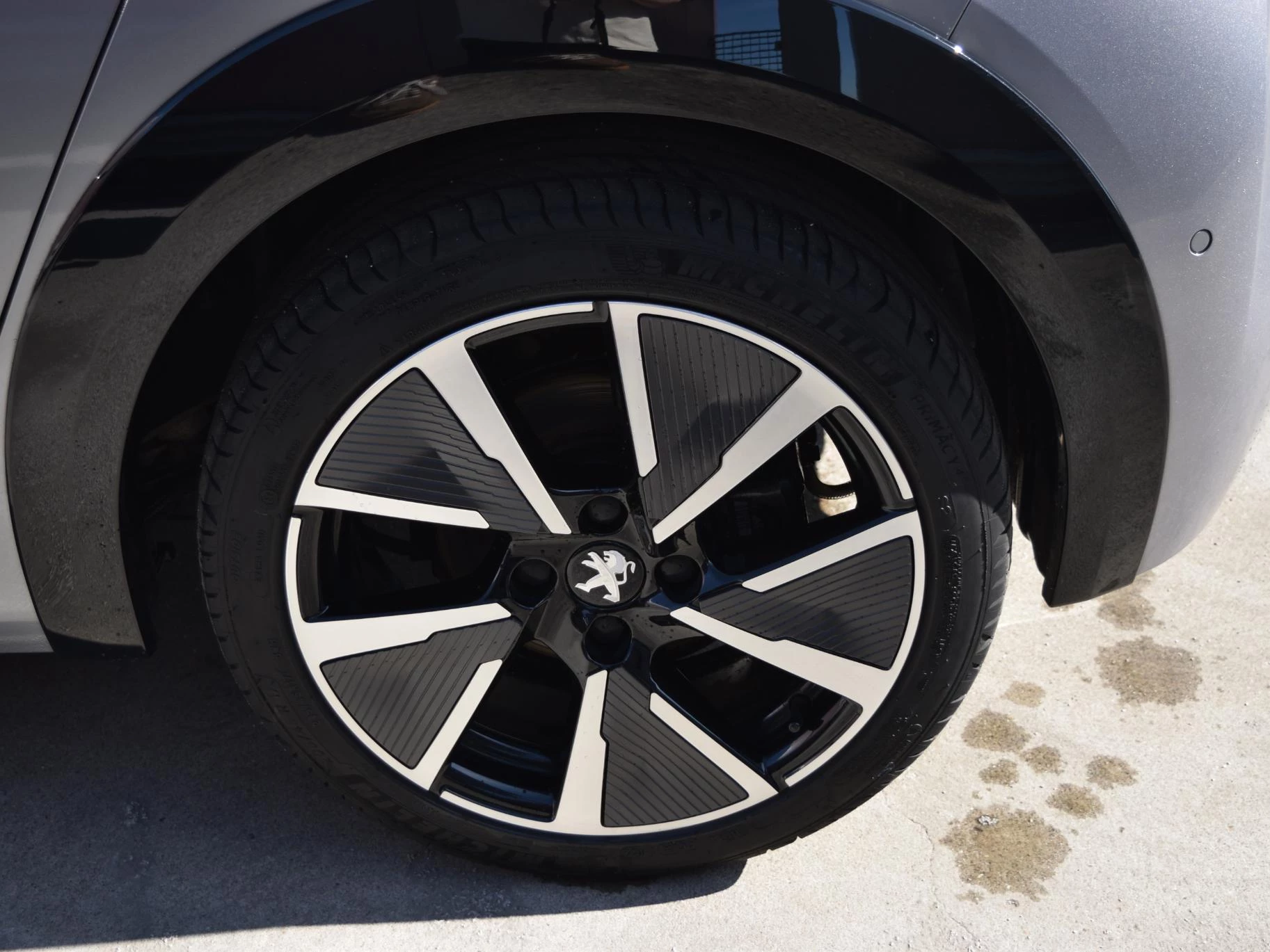 Hoofdafbeelding Peugeot e-208