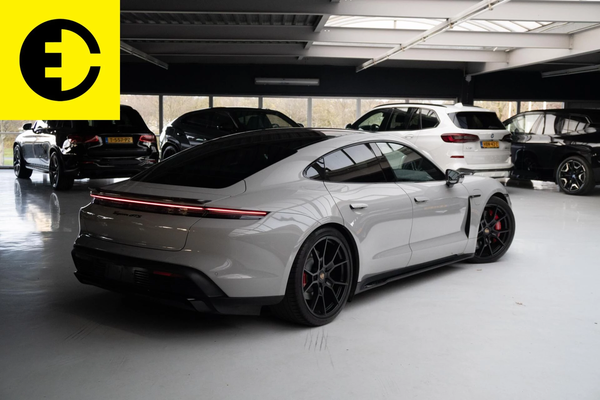 Hoofdafbeelding Porsche Taycan