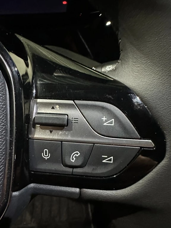 Hoofdafbeelding Peugeot e-308