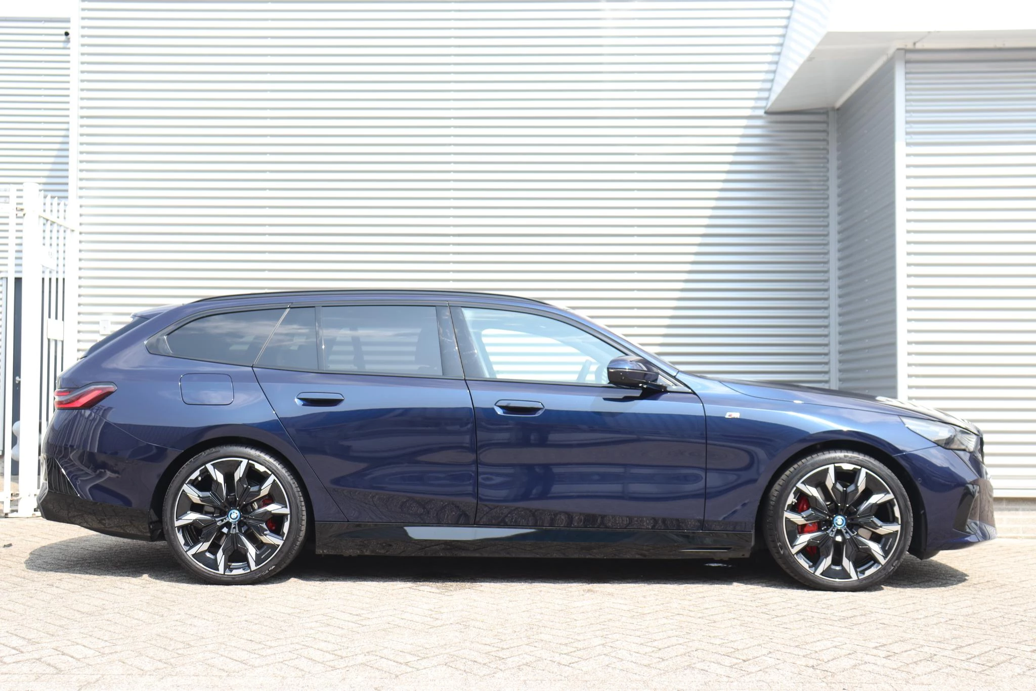 Hoofdafbeelding BMW i5