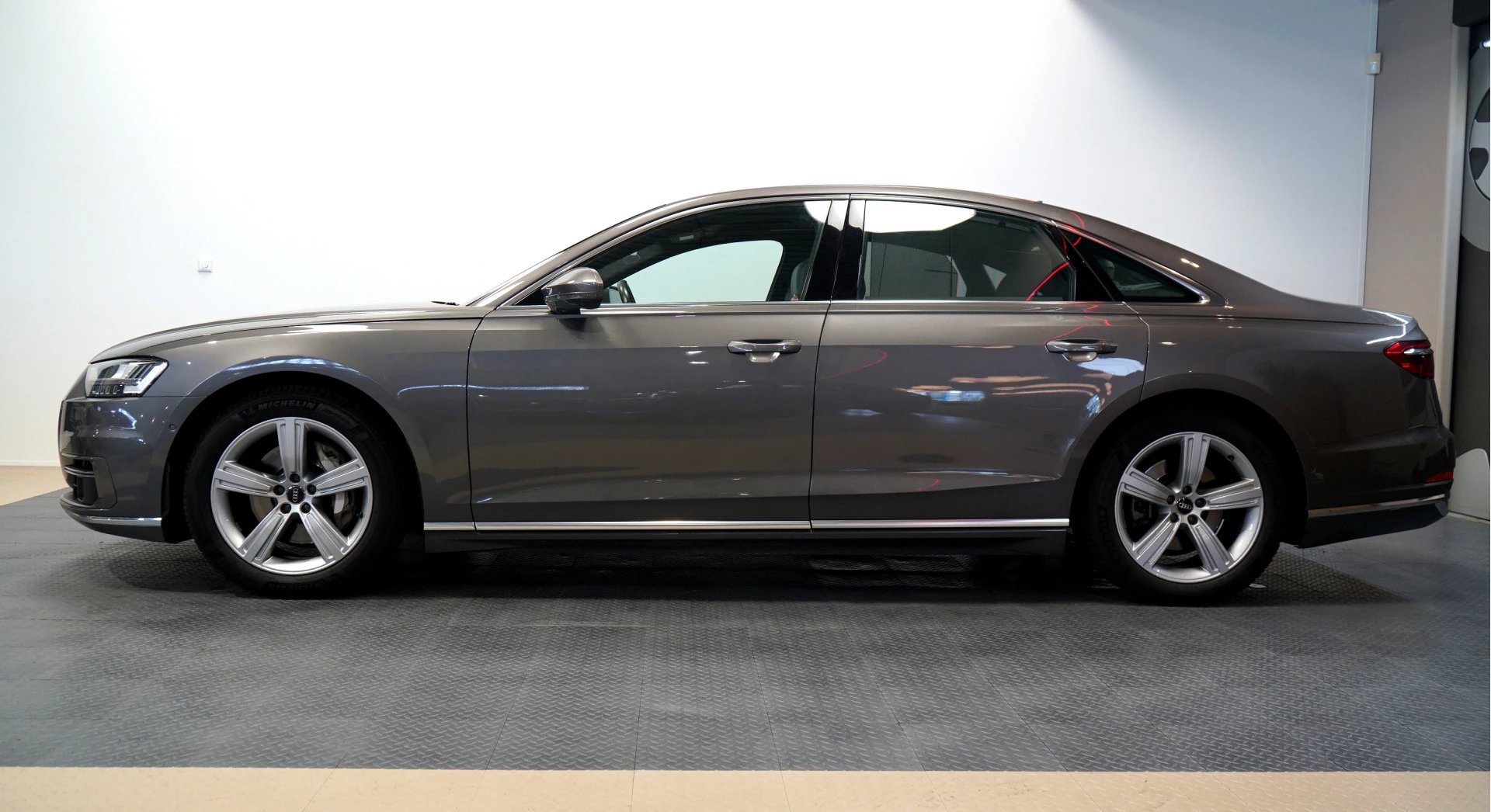 Hoofdafbeelding Audi A8