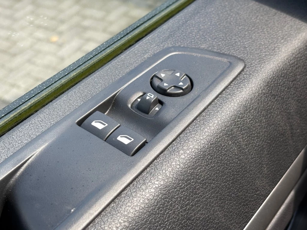 Hoofdafbeelding Peugeot e-Expert