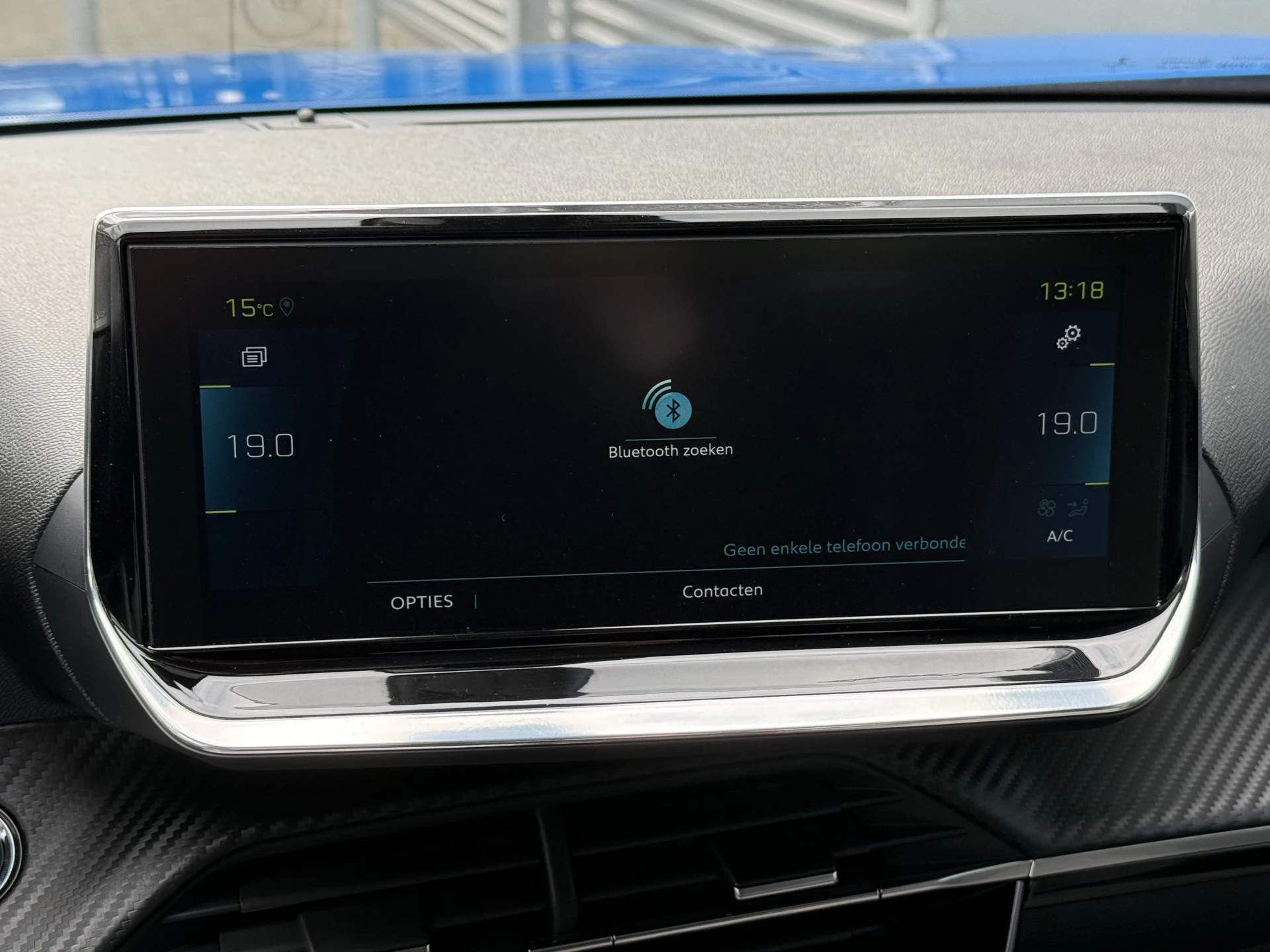 Hoofdafbeelding Peugeot e-2008