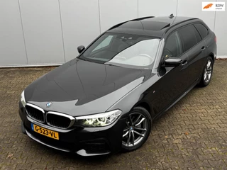 BMW 5-serie Touring 520i M-SPORT HIGH EXECUTIVE PANORAMADAK DEALER STOELVERWARMING LEDER M PAKKET VIRTUAL AMBIANCE TREKHAAK