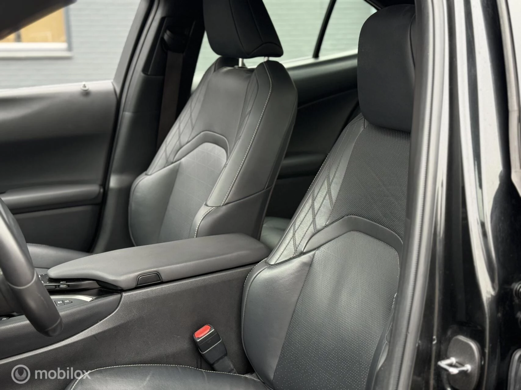 Hoofdafbeelding Lexus UX