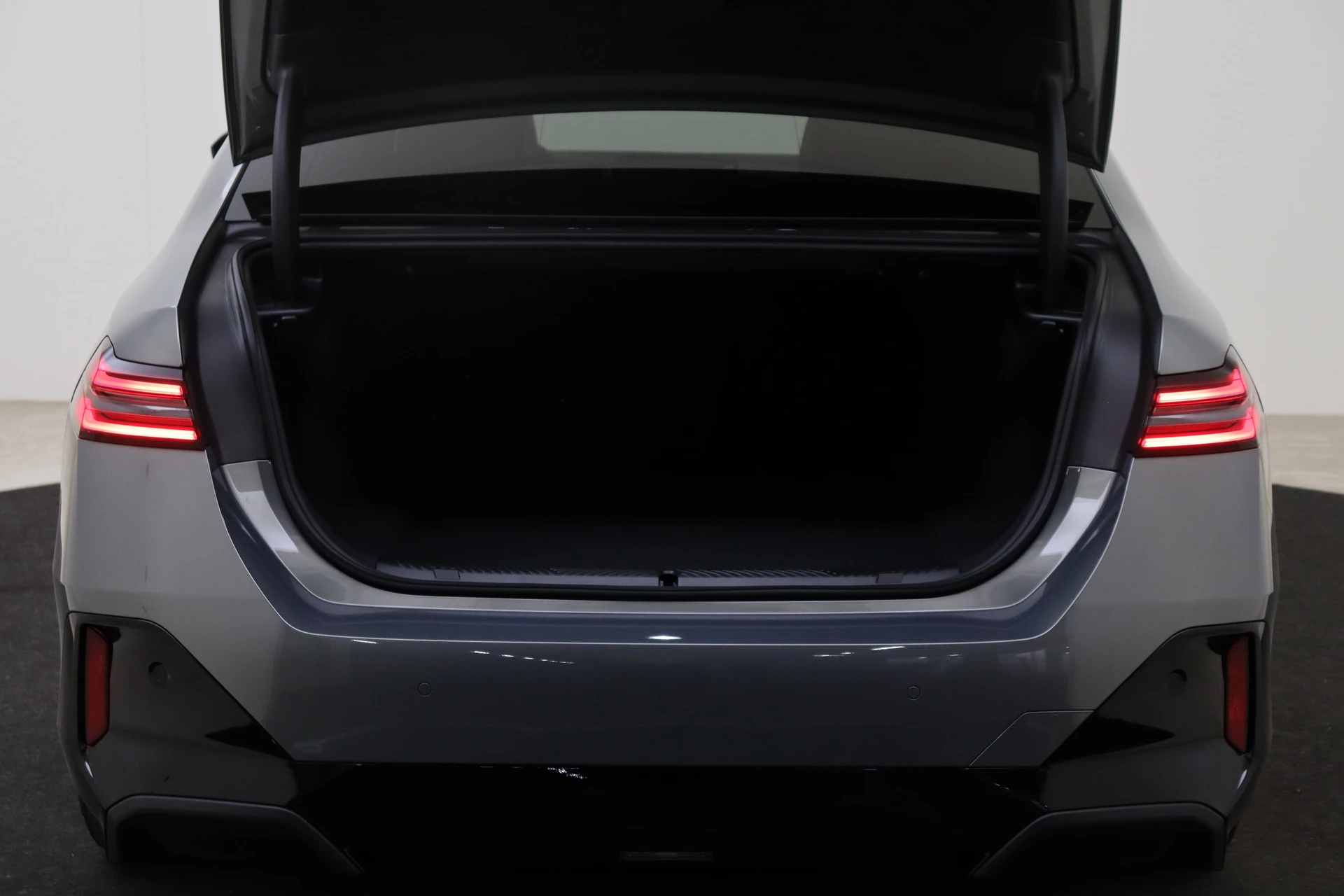Hoofdafbeelding BMW i5