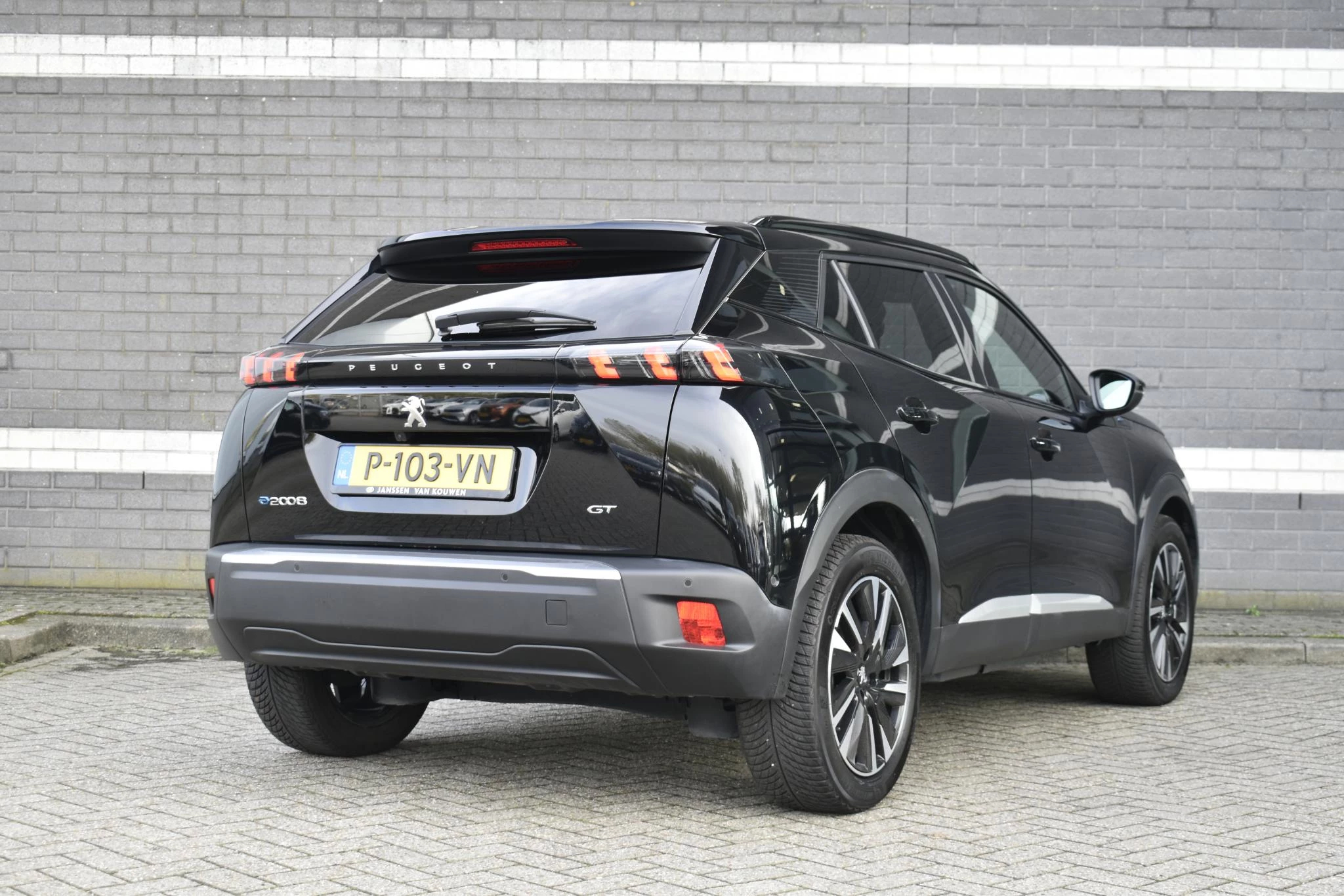 Hoofdafbeelding Peugeot e-2008