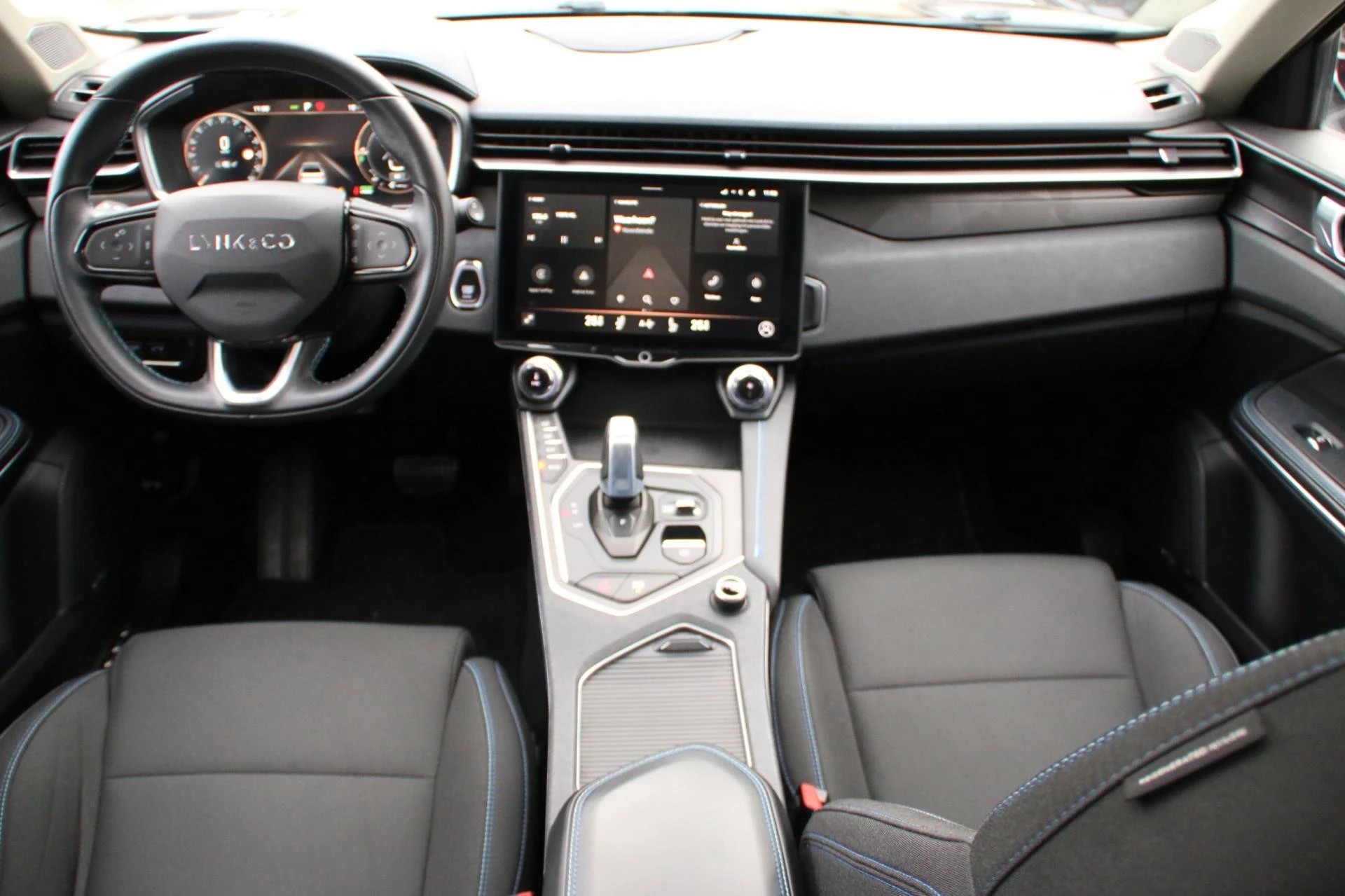 Hoofdafbeelding Lynk & Co 01