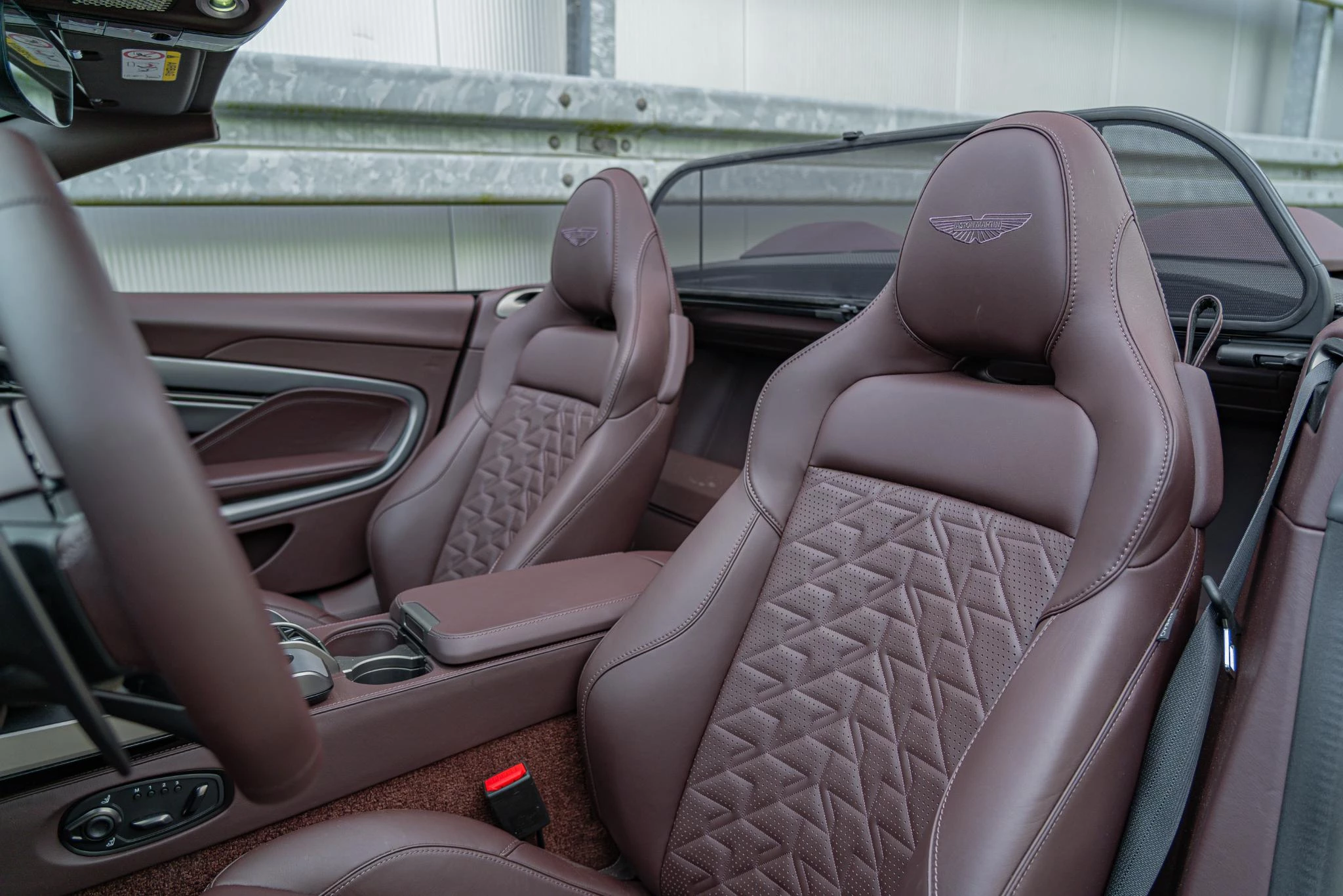Hoofdafbeelding Aston Martin Vanquish