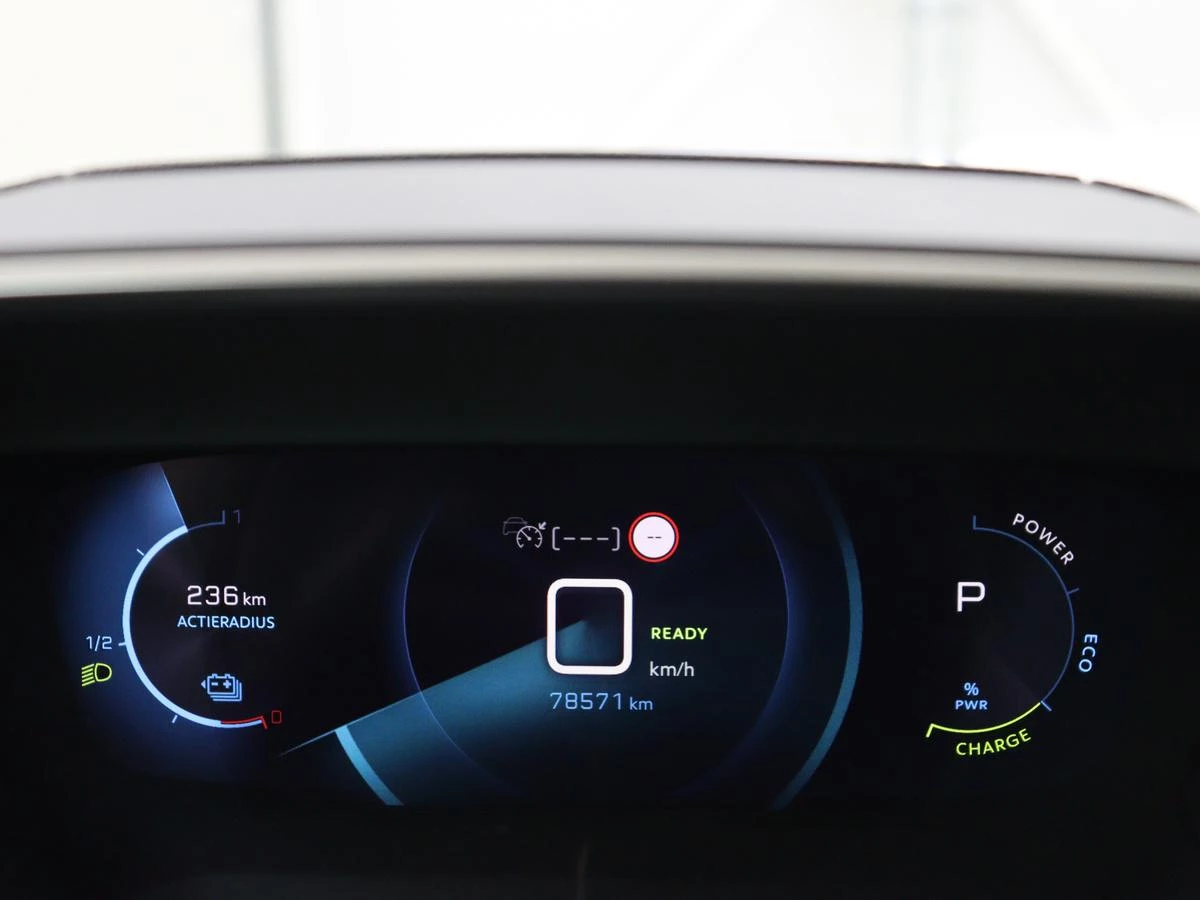 Hoofdafbeelding Peugeot e-2008