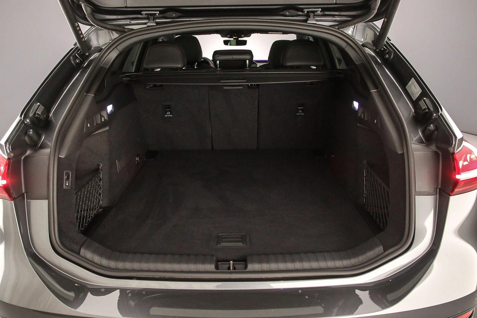 Hoofdafbeelding Audi S6 Avant e-tron