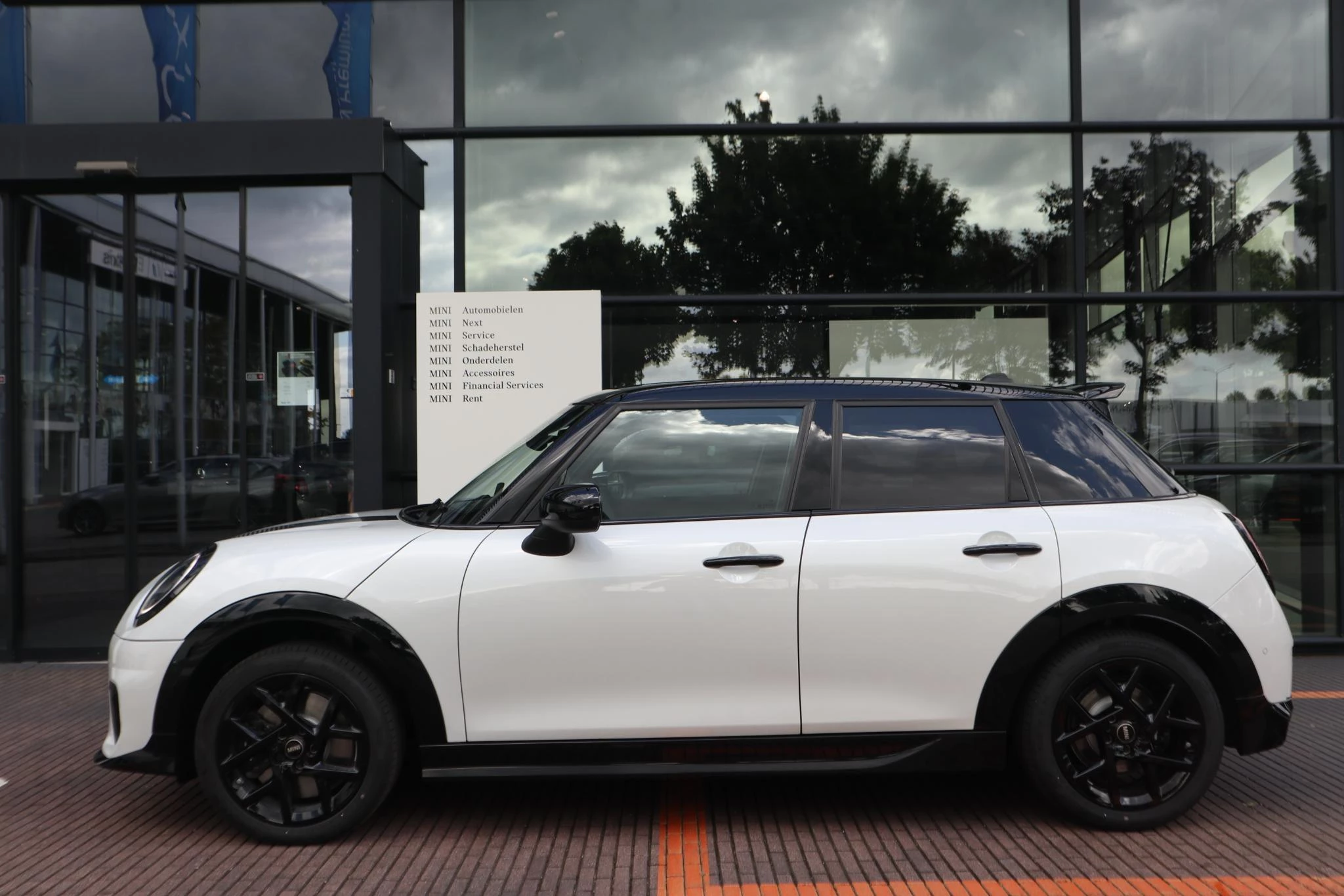 Hoofdafbeelding MINI 5-deurs
