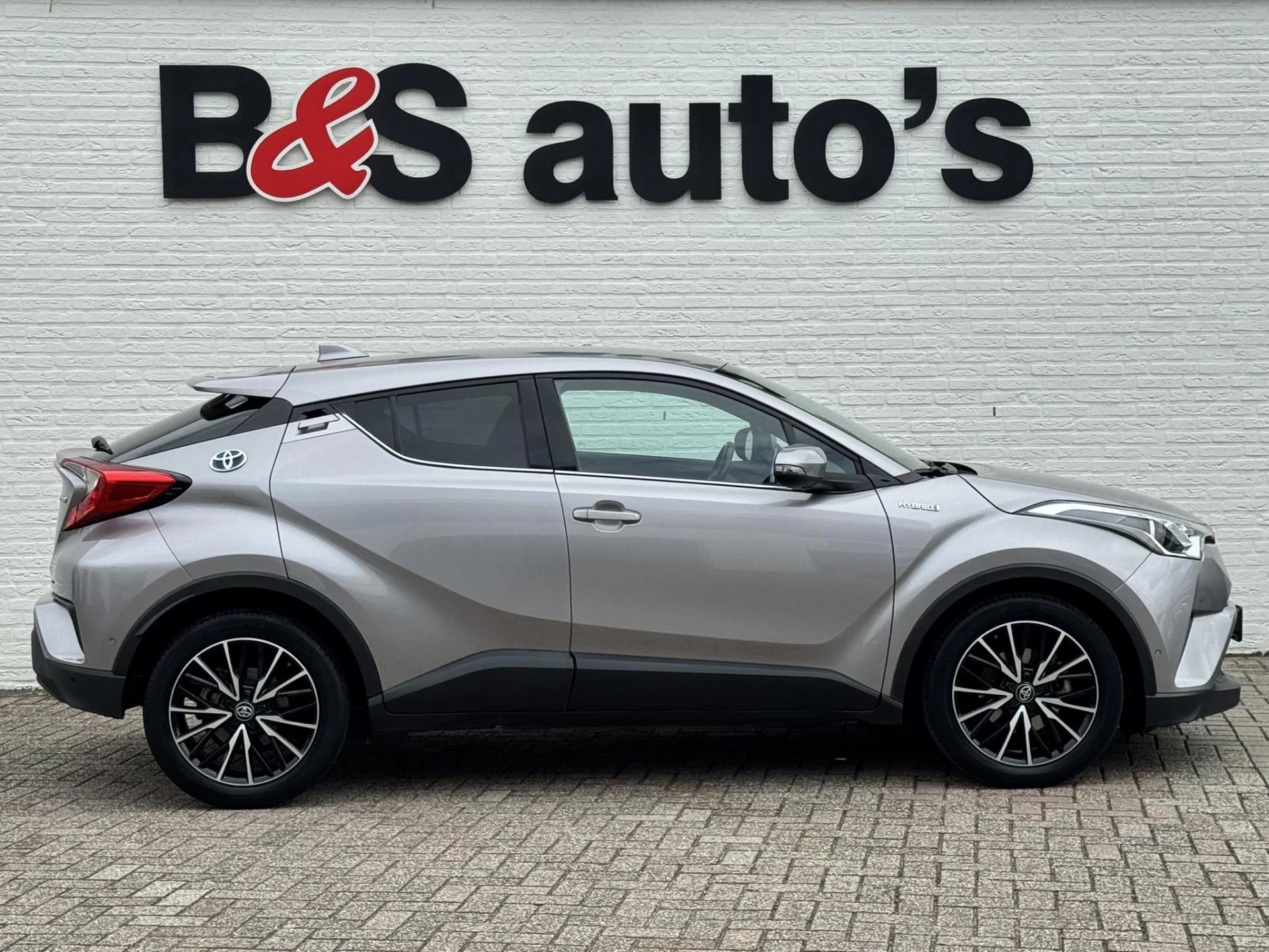 Hoofdafbeelding Toyota C-HR