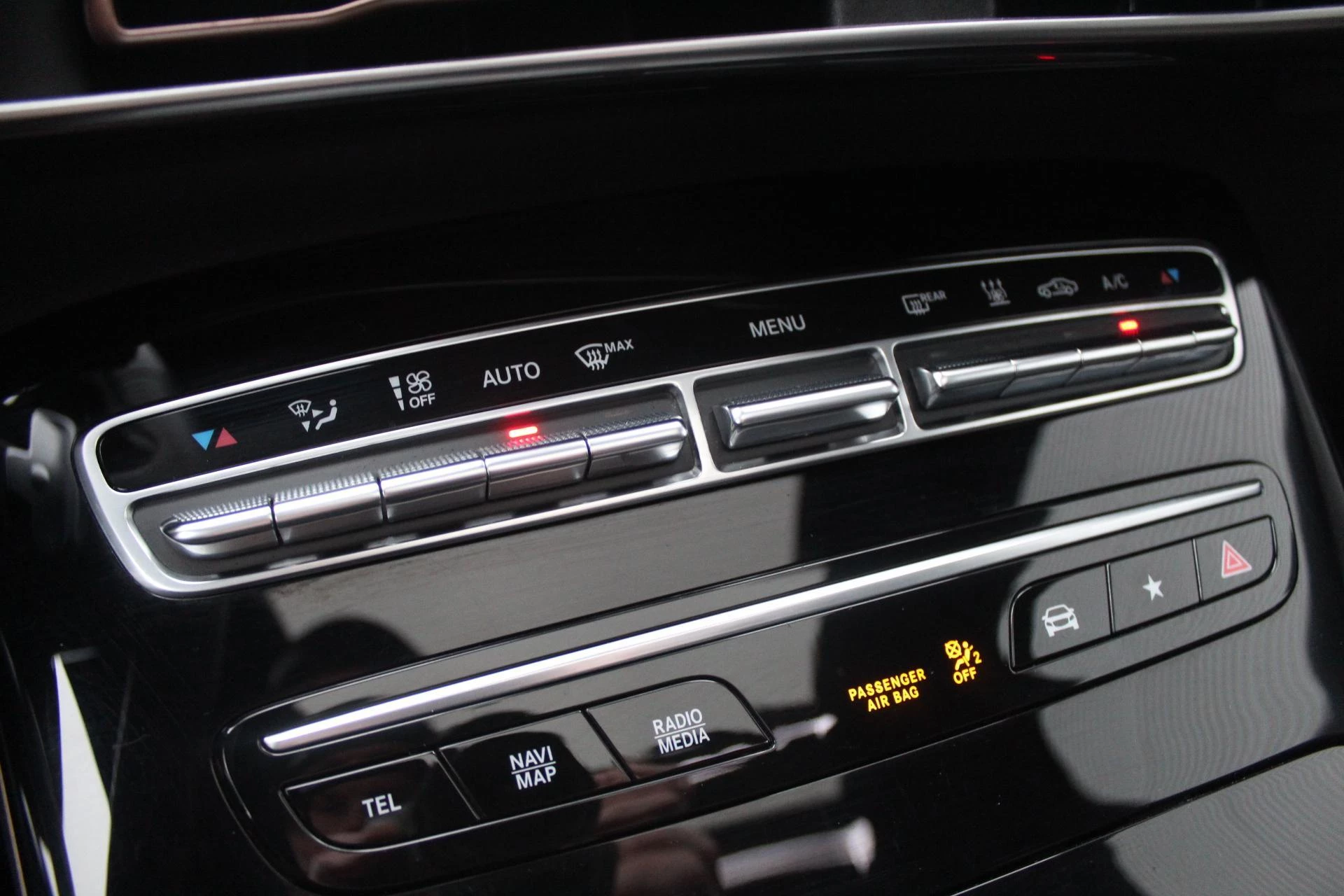 Hoofdafbeelding Mercedes-Benz EQC