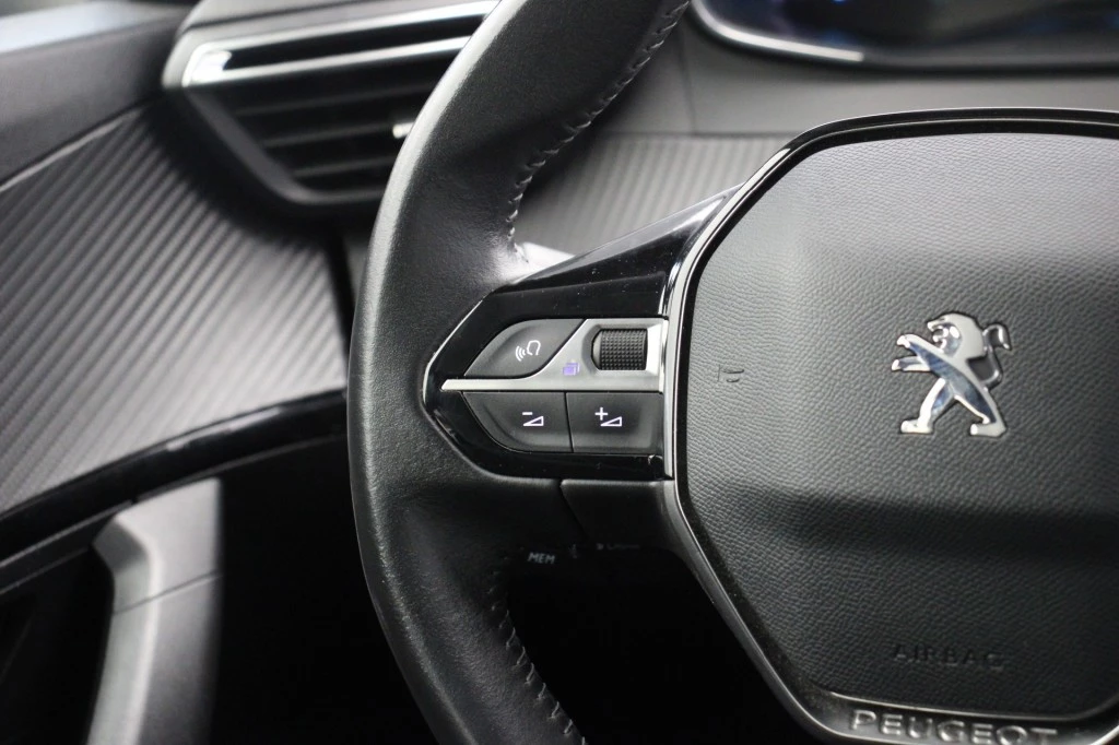 Hoofdafbeelding Peugeot e-2008