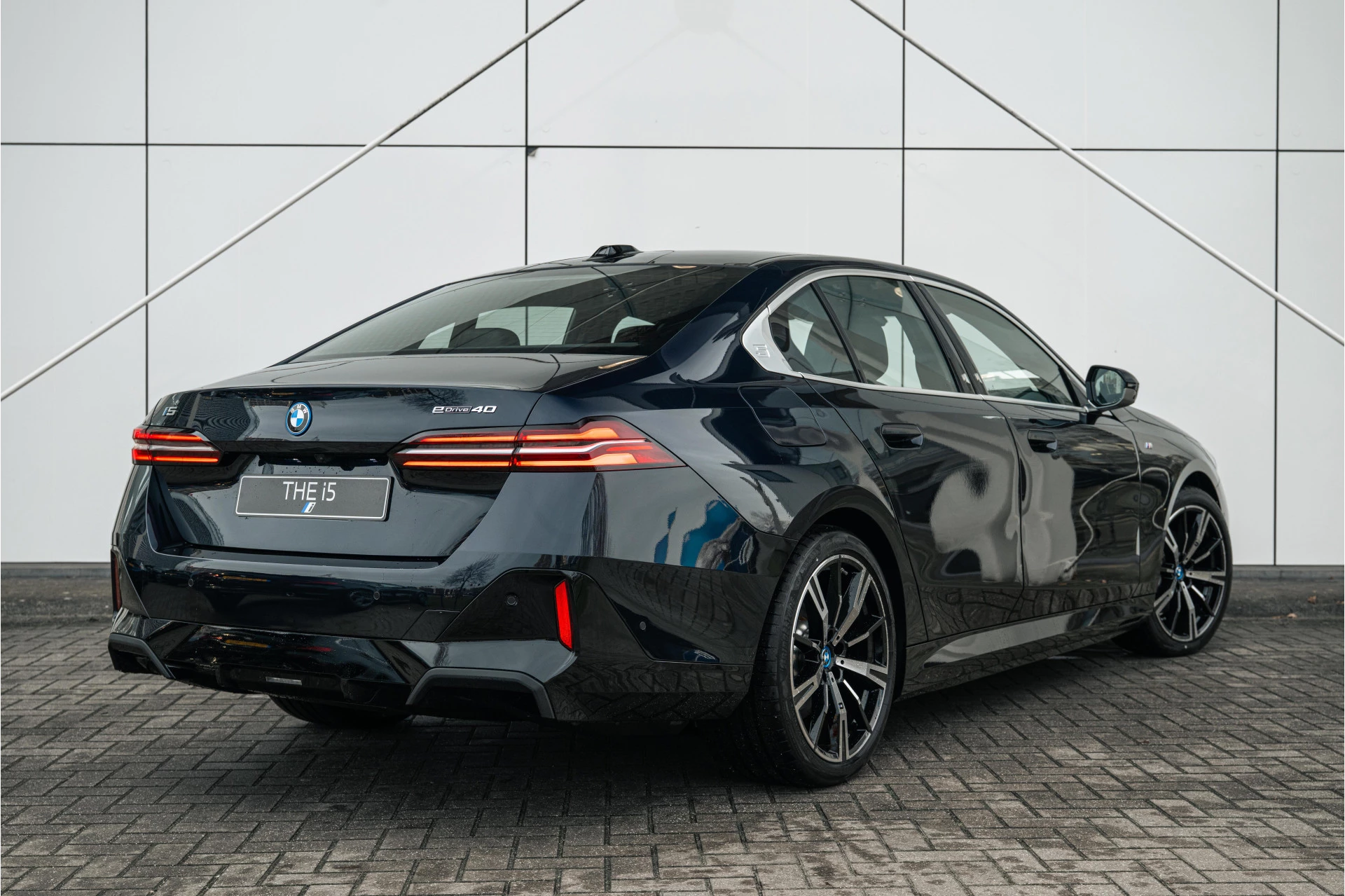 Hoofdafbeelding BMW i5