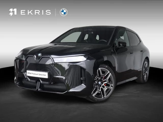 BMW iX xDrive60 | M Sportpakket Pro | Innovation Pack | Harman Kardon | Comfort Access | Soft-Close | Sky Lounge | Stoelventilatie | 22''