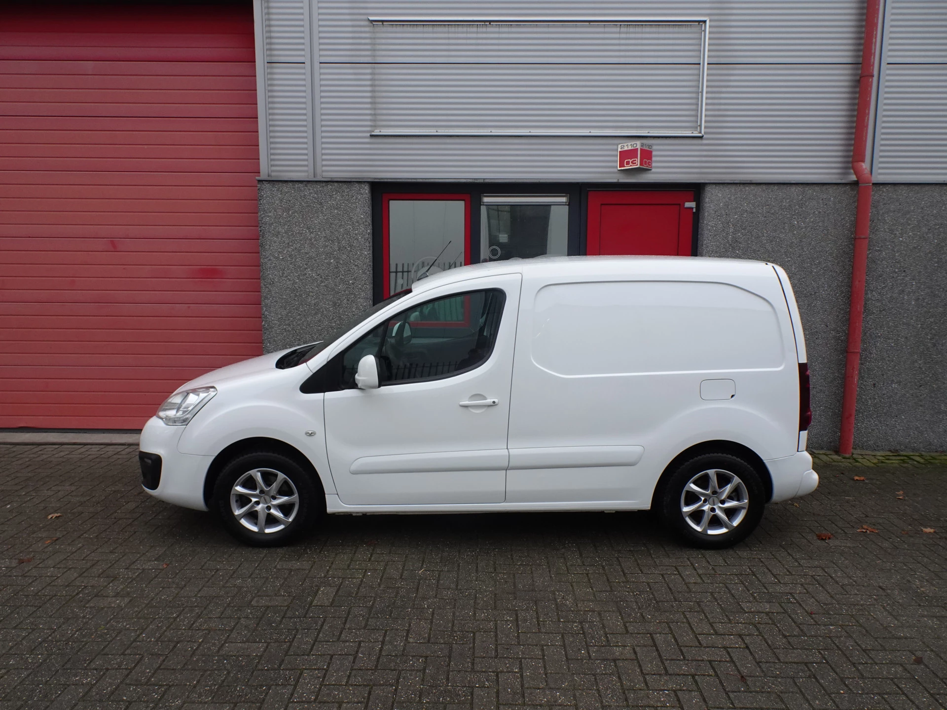 Hoofdafbeelding Peugeot Partner