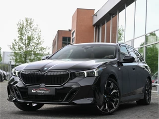 BMW 5 Serie Touring 530e M-Sport+Pro M-Zetels B&W Pano Head-Up Carbon Iconic Keyless Camera Drive-A+ VOL!